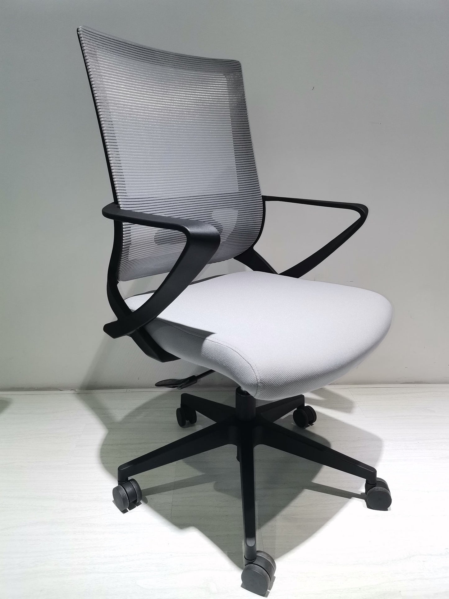 Silla Escritorio Maurice Negro Gris