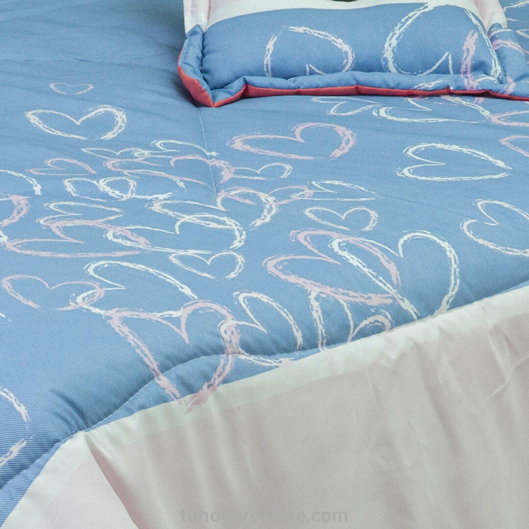 Cubrelecho Super Acolchado Cama Sencilla Rosas De Colores En Franja Blancas Y Salmón, Corazones Entrelazados Fondo Azul