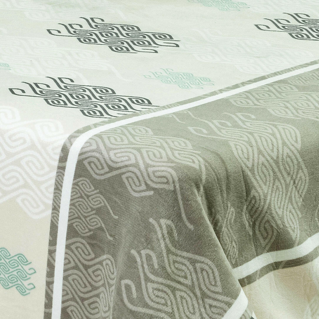 Cobija Ovejera Estampada Beige Blanco - Negro Figuras Suave