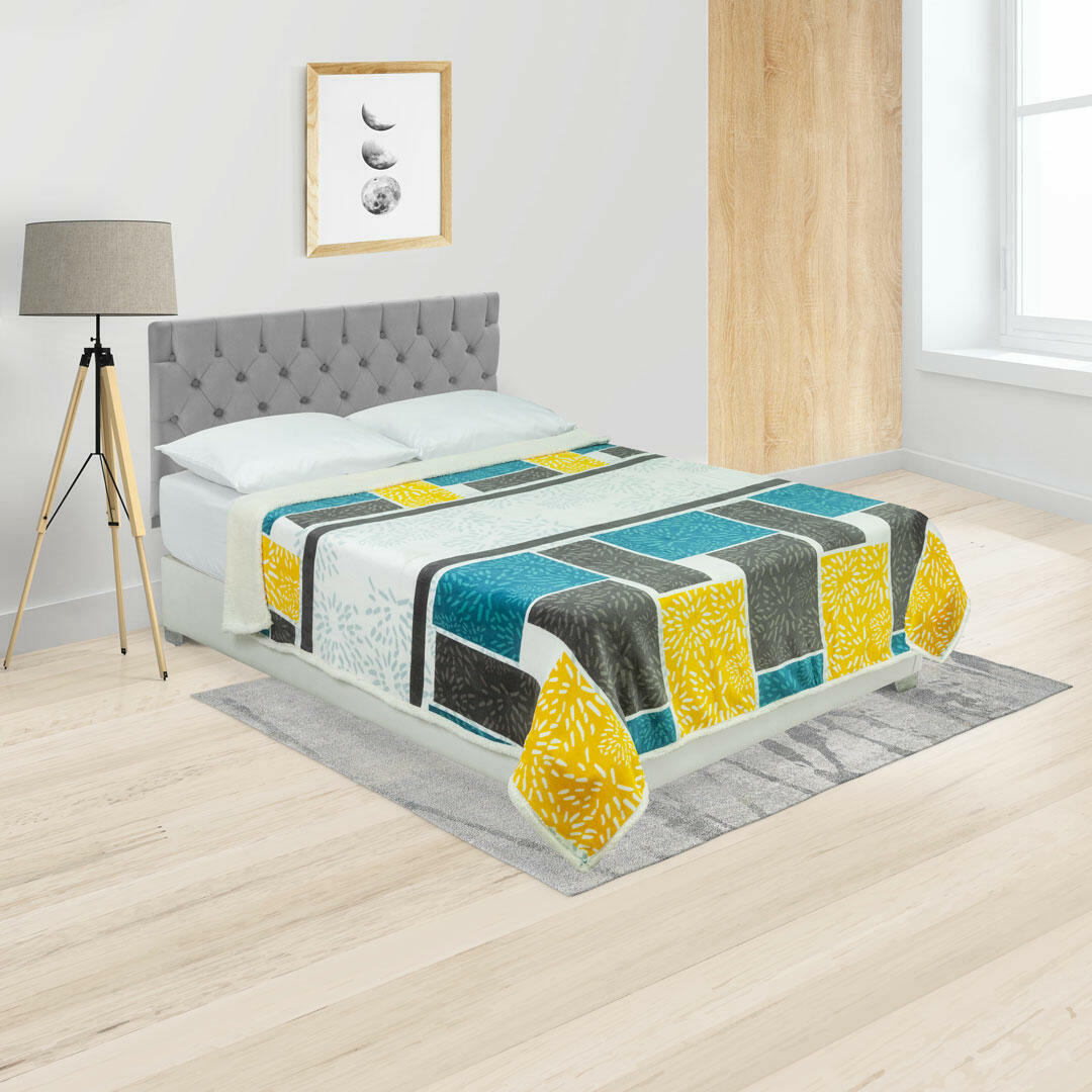 Cobija Ovejera Estampada Blanco Amarillo - Azul Cuadros Y Rectangulos Suave