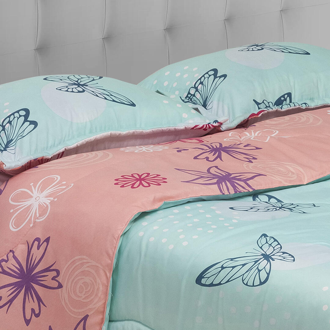 Cubrelecho Super Acolchado Mariposas En Fondo Aguamarina Ultra Suave