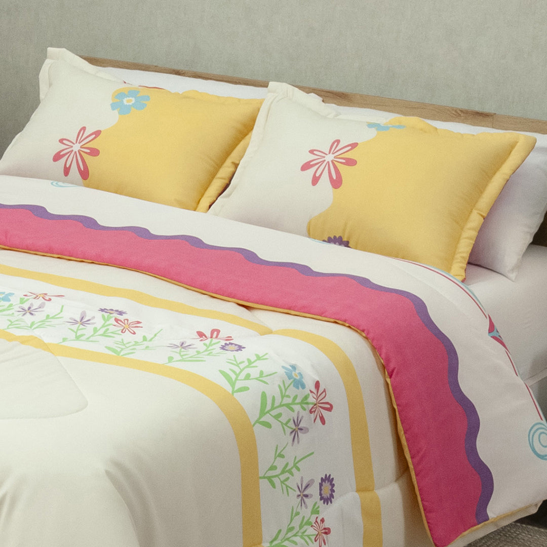 Cubrelecho Semiacolchado Doble Faz Danza Floral En Amarillo Y Fucsia