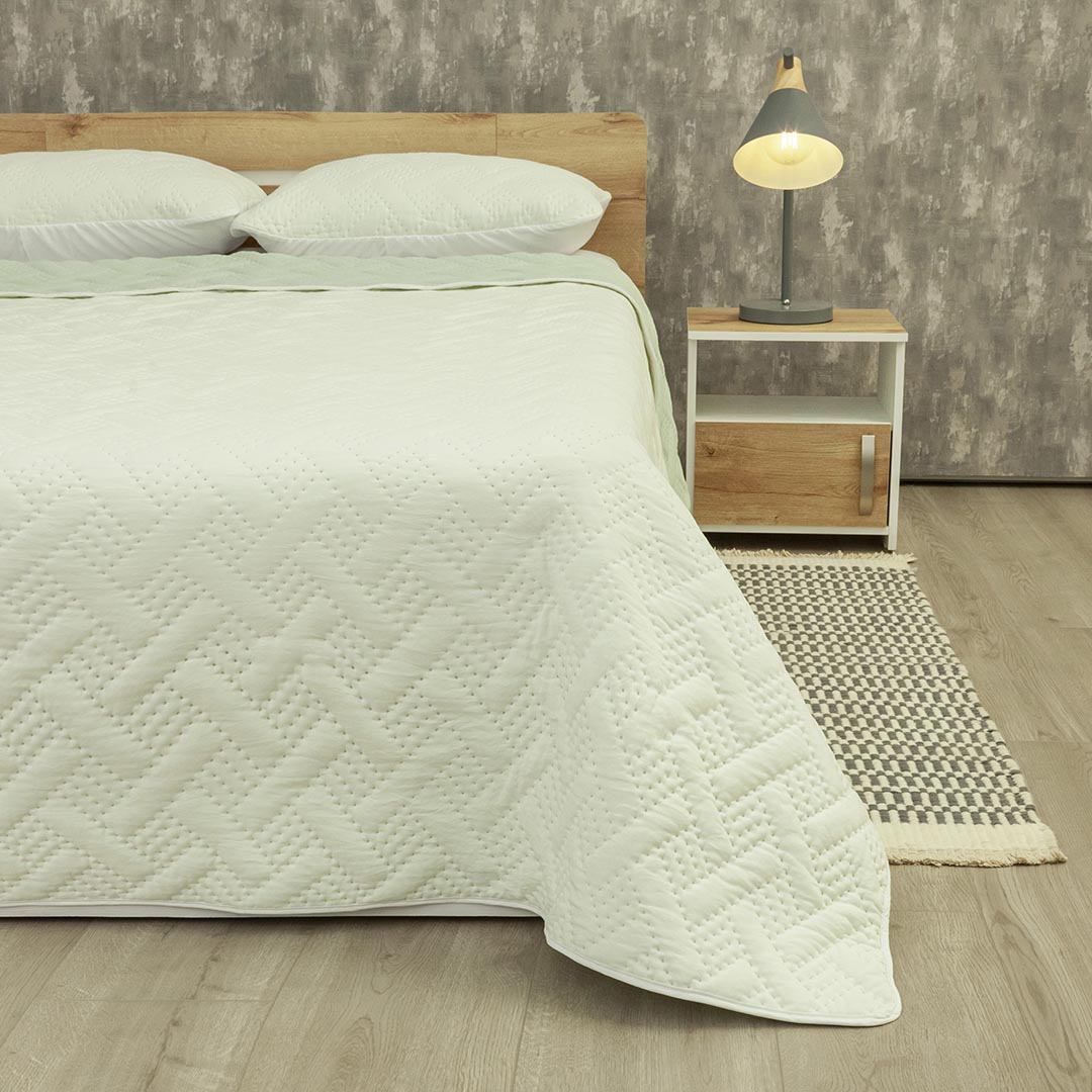 Cubrelecho Termosellado Cotton Sense Solo Fondo Beige - Verde