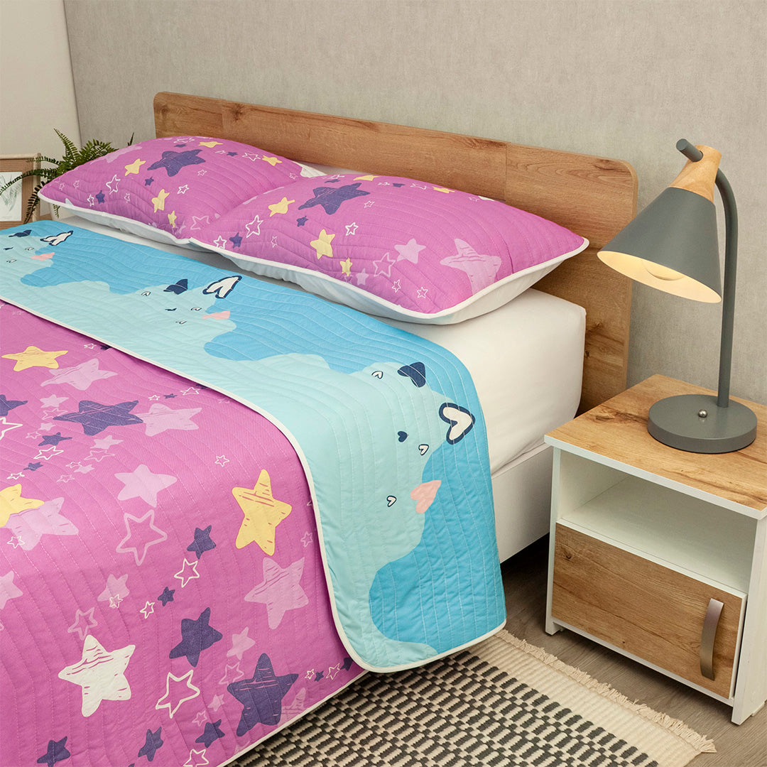 Cubrelecho Estampado Prensado Doble Faz Universo Pop