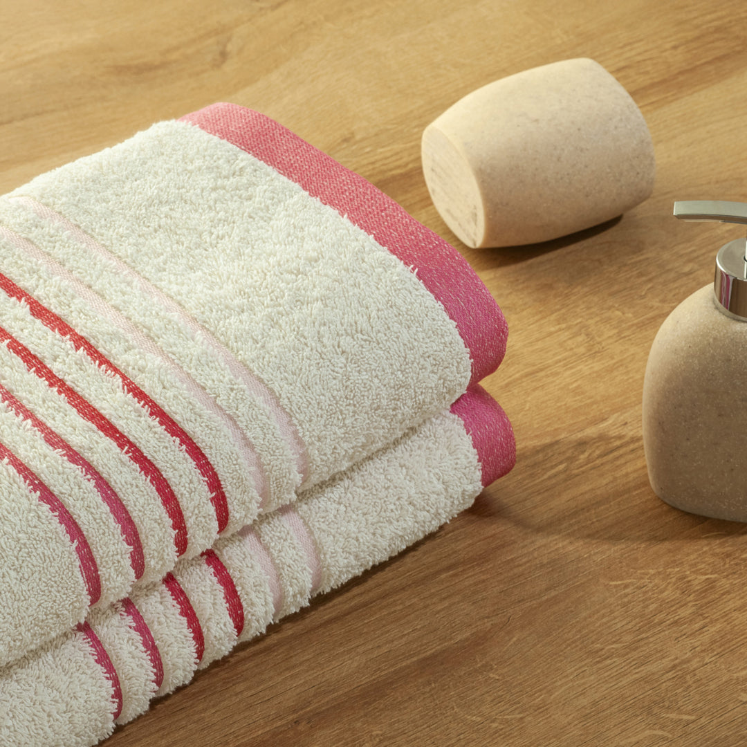 Toalla Mediterráneo Crema Con Linea Fucsia 550 Gr