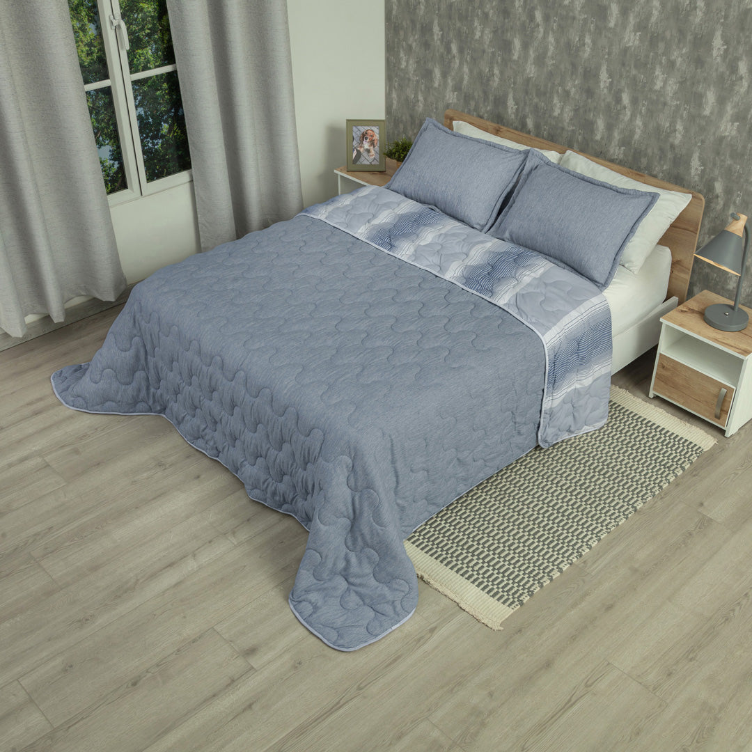 Cubrelecho Superacolchado Equilibrio Líneas Azules  Confortable