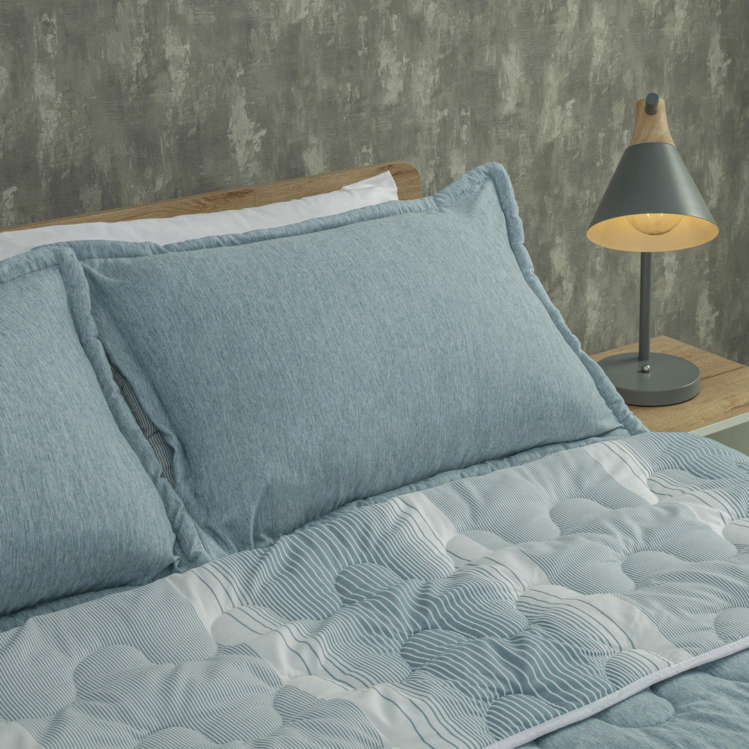 Cubrelecho Superacolchado Equilibrio Línea Azul Claro  Confortable