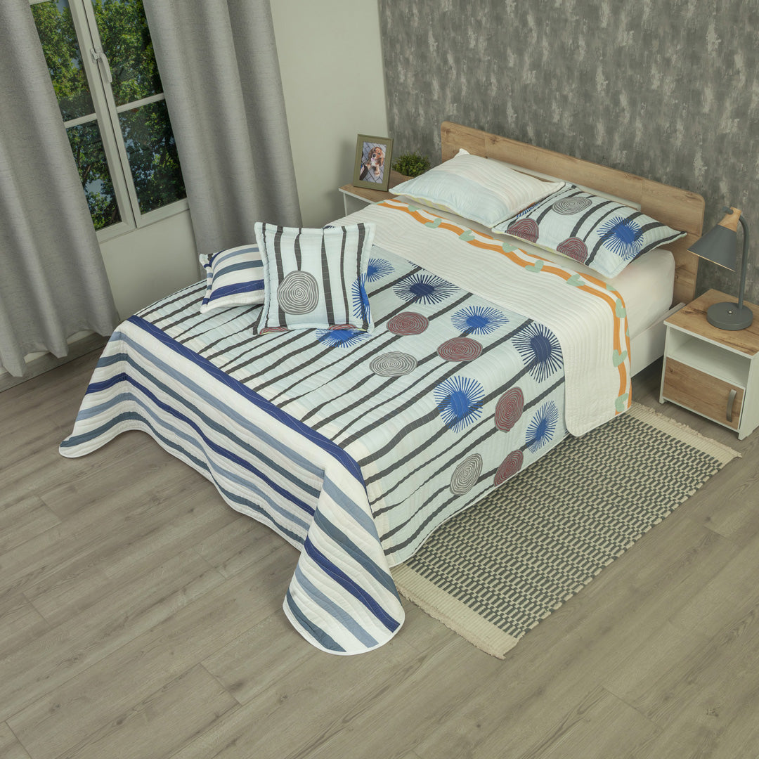 Cubrelecho Estampado Prensado Doble Faz Sol De Tierra Azul