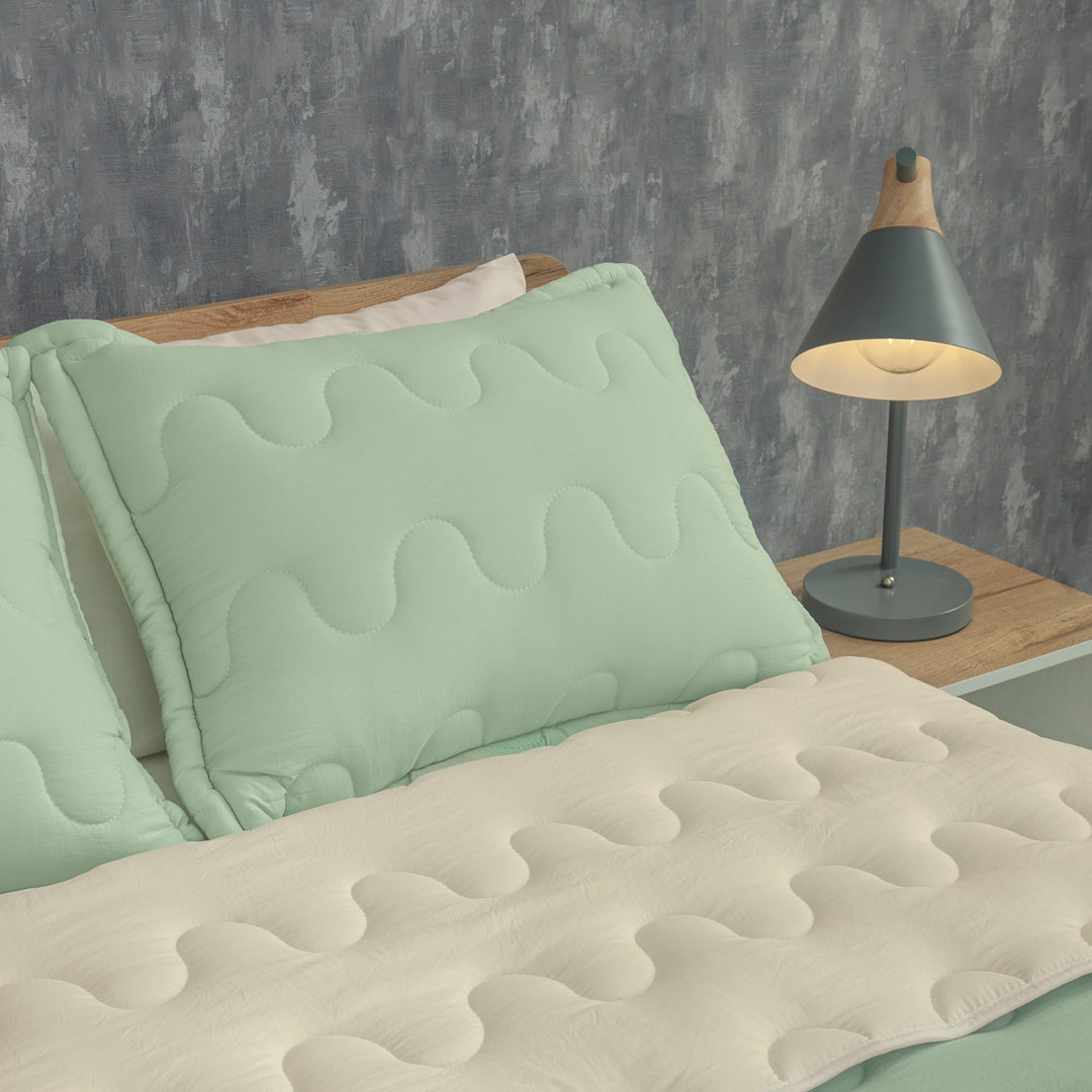 Cubrelecho Acolchado Cotton Sense Solo Fondo Verde -Beige