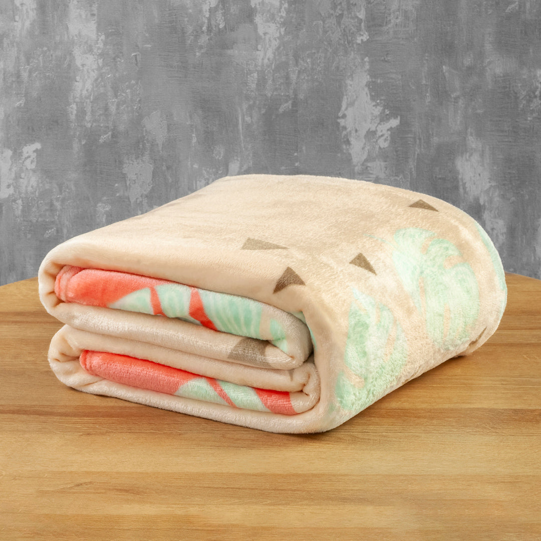 Cobija Piel De Durazno Estampada Bosque Salmon
