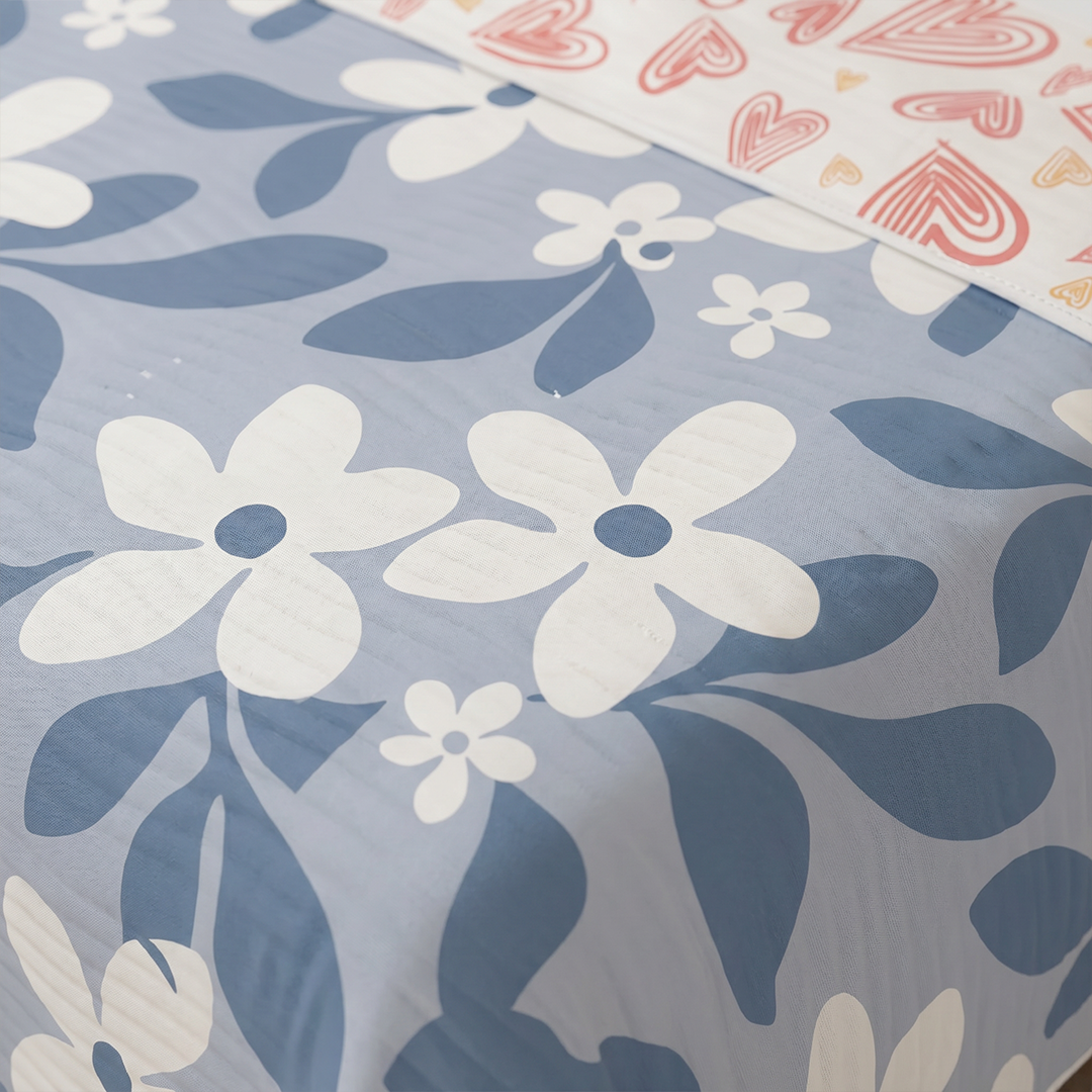 Cubrelecho Estampado Prensado Doble Faz Jardín Celeste