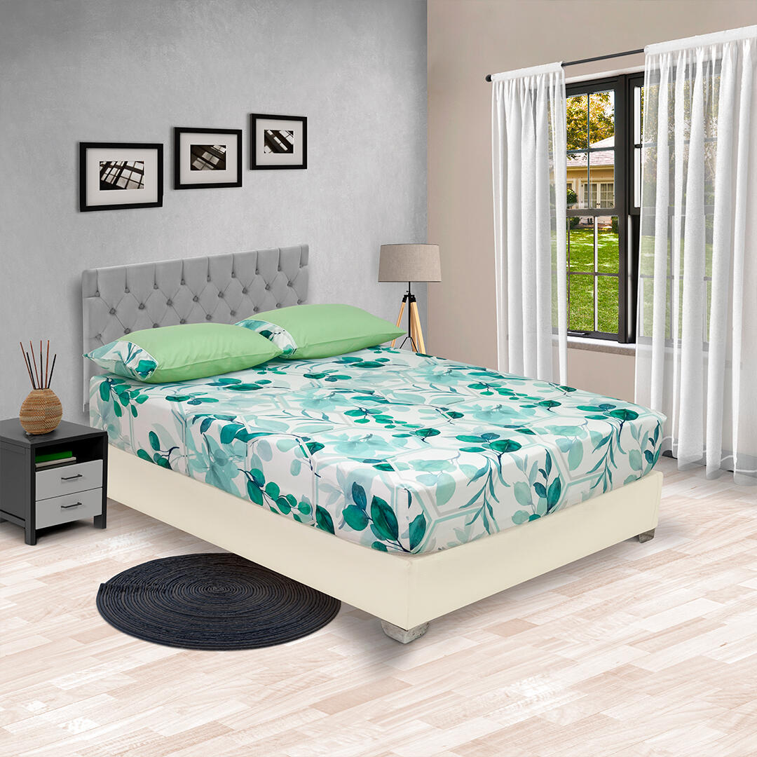 Sabana Ajustable Linea Barcelona Con Flores Fondo Blanco Suave