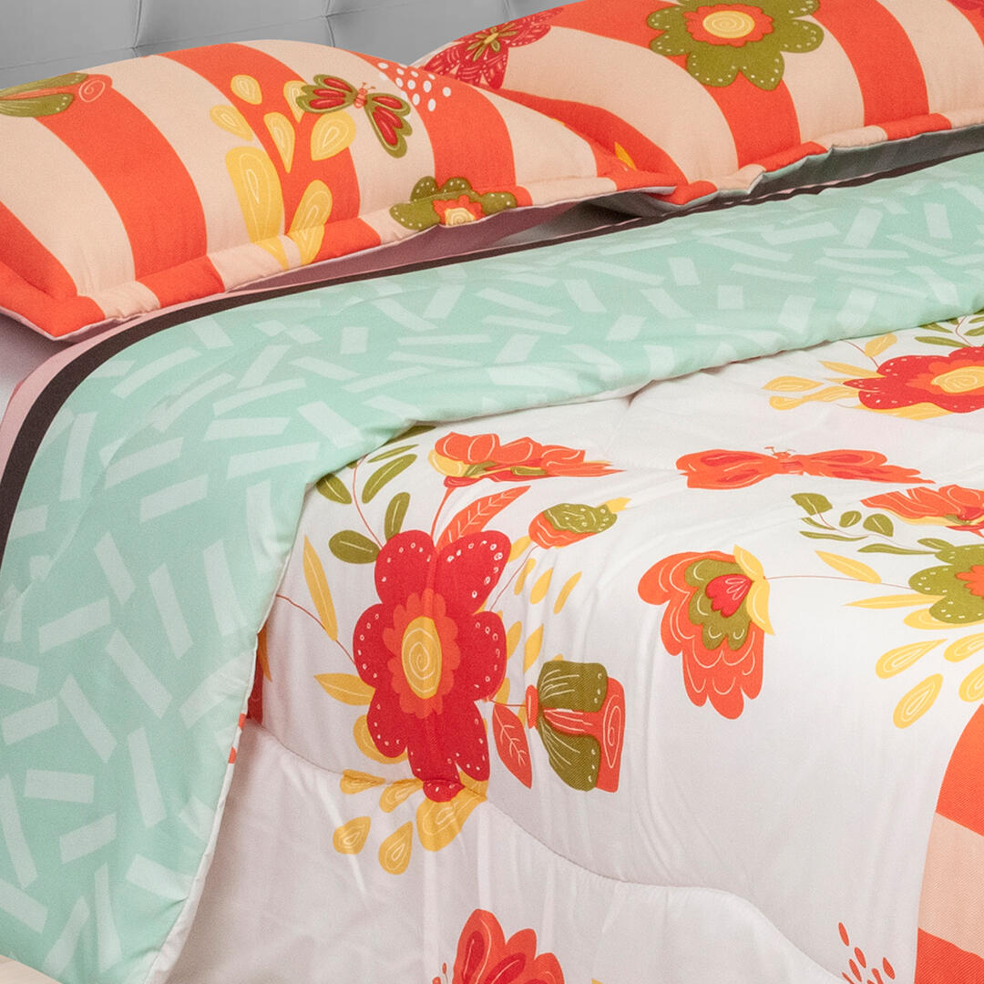 Cubrelecho Semiacolchado Doble Faz Flores En Verdes Fondo Coral Y Beige