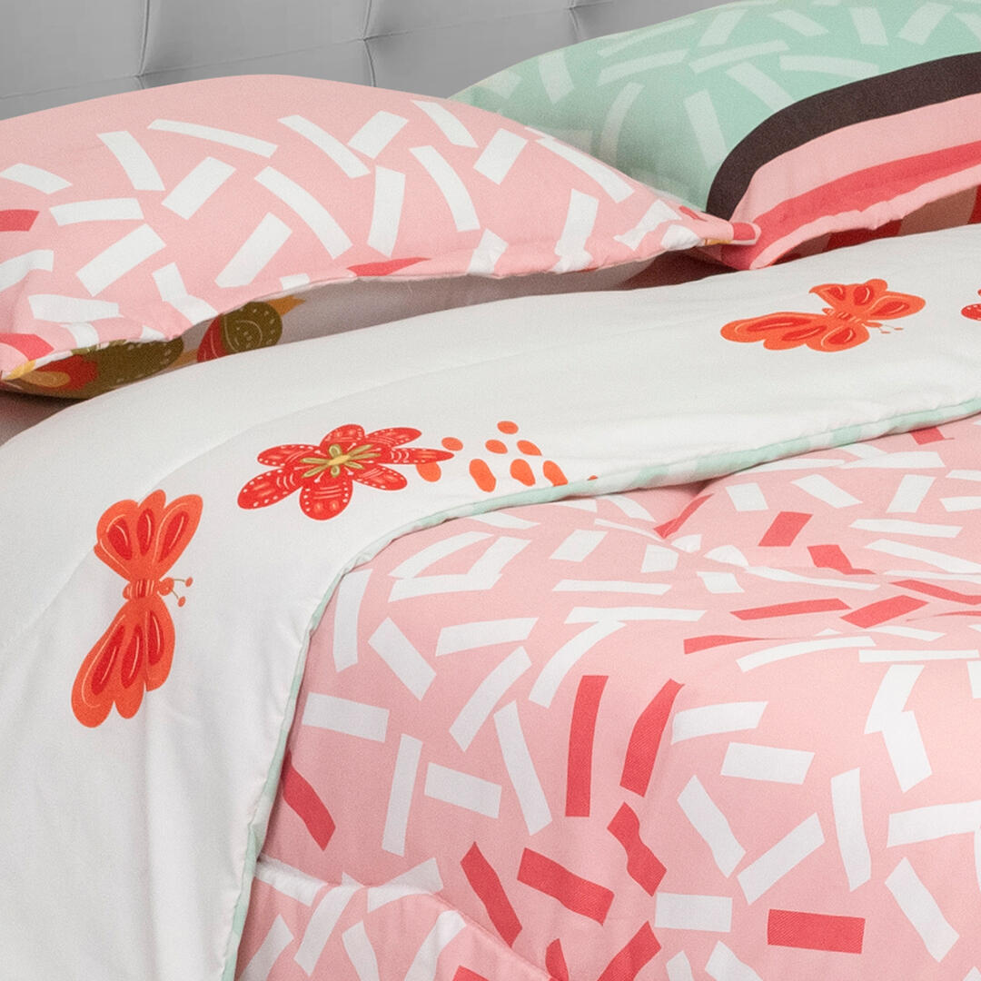 Cubrelecho Semiacolchado Doble Faz Flores En Verdes Fondo Coral Y Beige