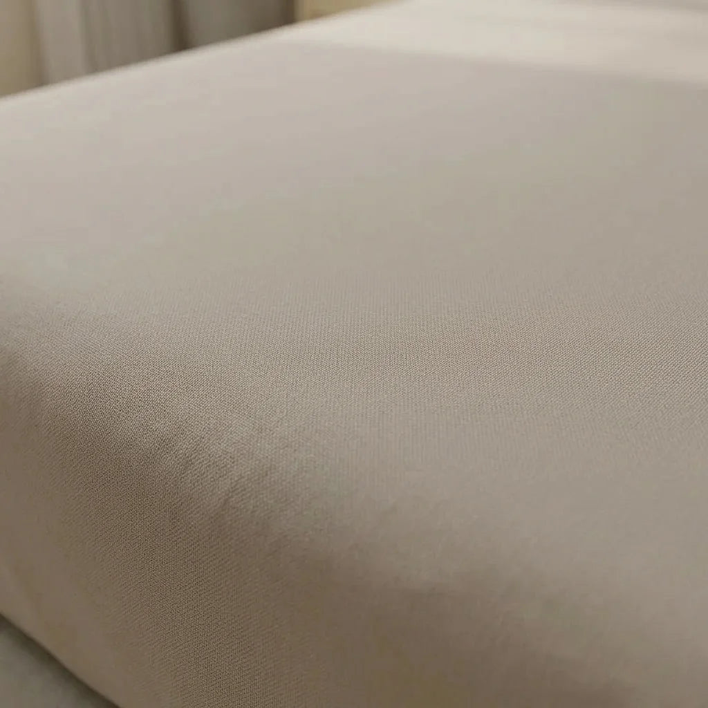 Sábana Ajustable Unicolor Microfibra Suavizada Crema Confortable