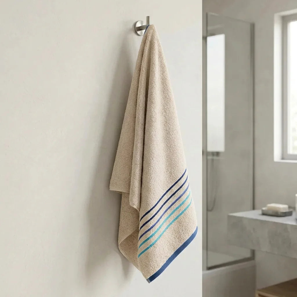 Toalla Mediterráneo Beige Con Linea Azul Oscuro  550 Gr