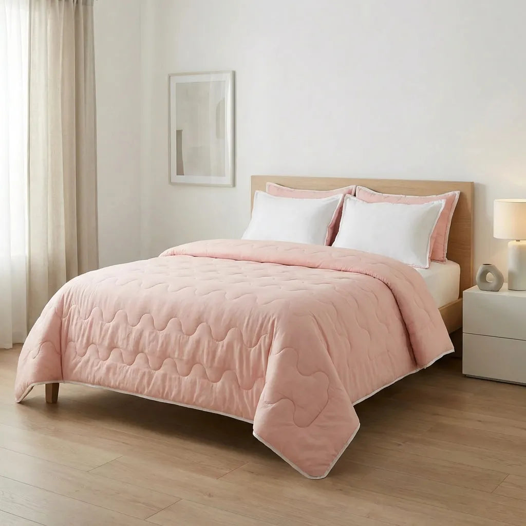 Cubrelecho Acolchado Cotton Sense Solo Fondo Rosa -Blanco